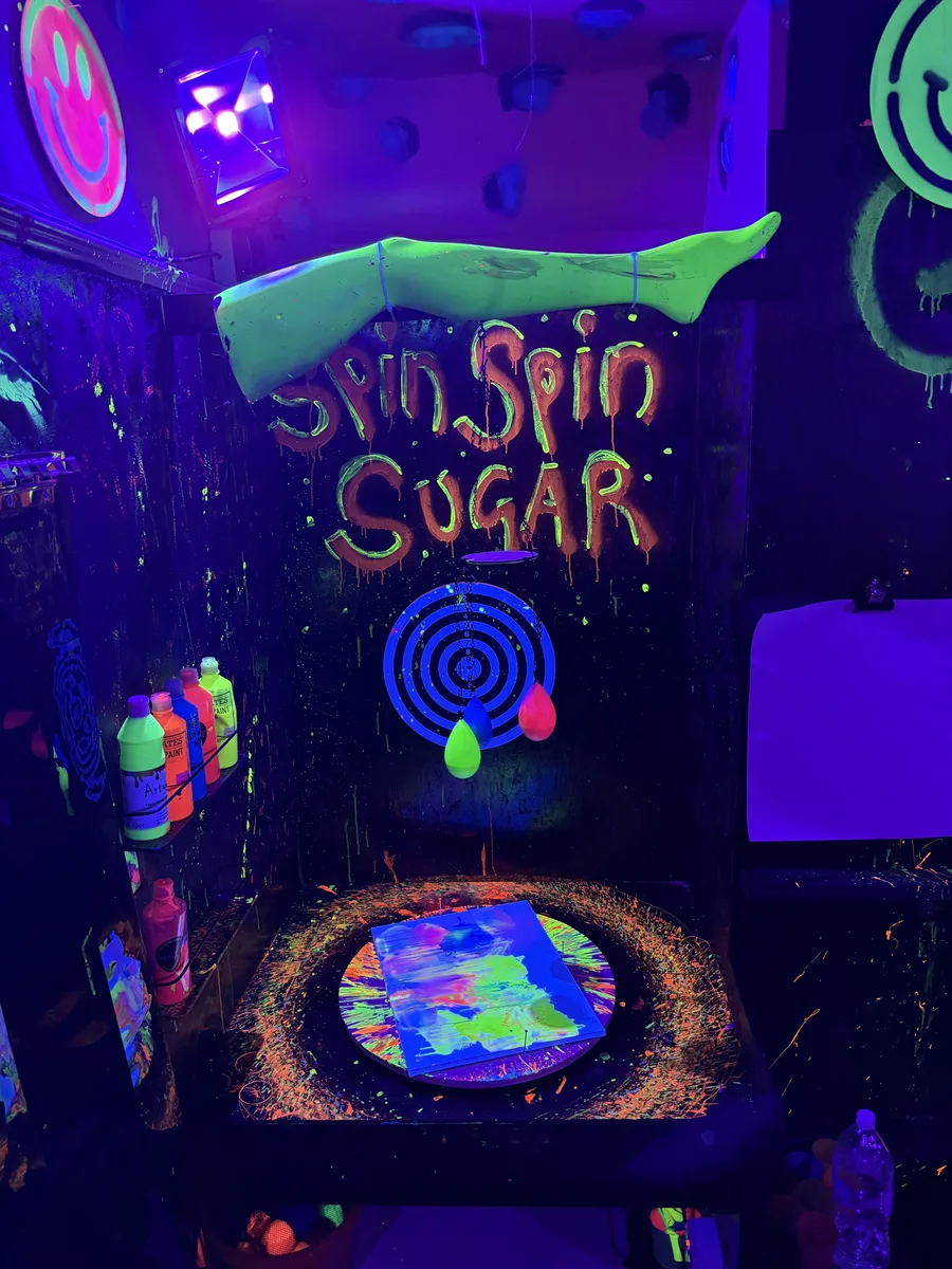 Neon Immersive Experience